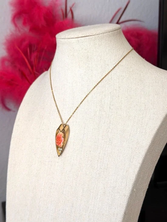 Vintage Gold-Tone Heart Pendant Necklace with Pink Rose Accent - Picture 5 of 7